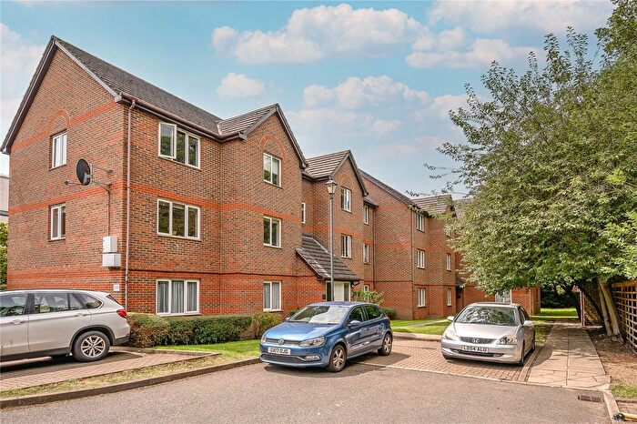 2 Bedroom Flat For Sale In John Austin Close, Kingston Upon Thames, KT2