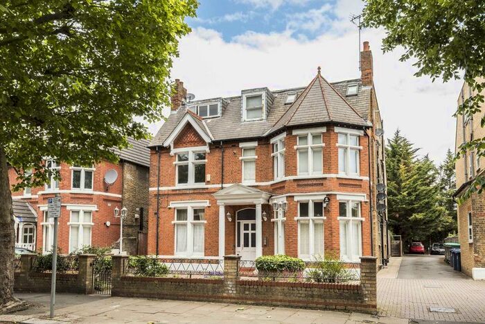 2 Bedroom Flat To Rent In Hamilton Road, London, W5