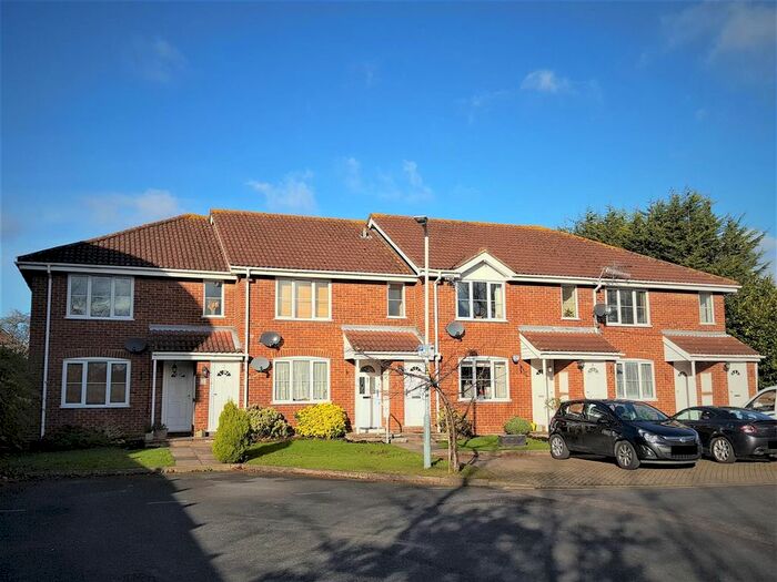 1 Bedroom Maisonette To Rent In St. Gregory Close, Ruislip Manor, Ruislip HA4