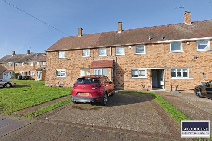 4 Bedroom Terraced House For Sale In Manor Farm Road, Enfield, EN1