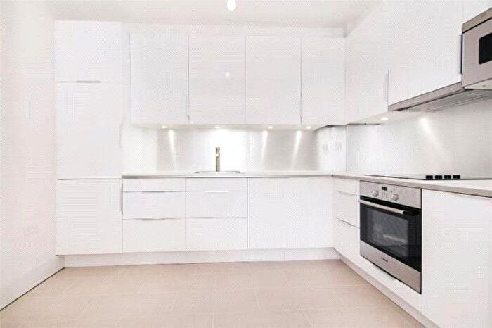 2 Bedroom Apartment To Rent In Mile End Road, London, E1