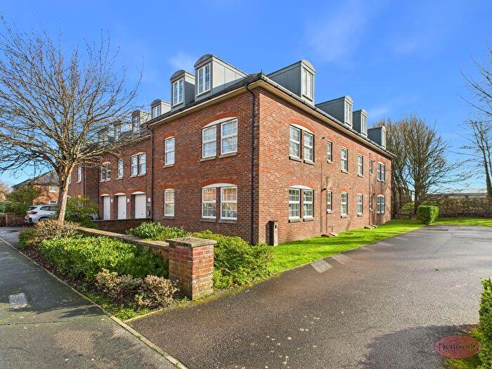 2 Bedroom Flat For Sale In Dragoon Way, Christchurch, BH23