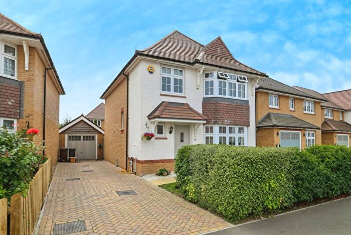3 Bedroom Detached House For Sale In Broadclough Way, Maidstone, Kent, ME17