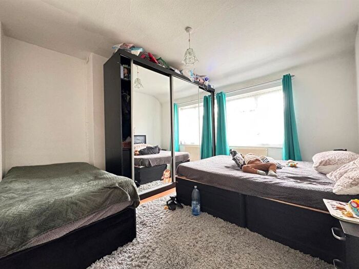 1 Bedroom Flat To Rent In Flamstead Road, Dagenham, RM9