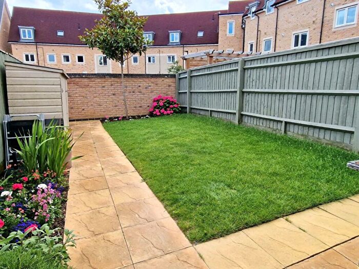 3 Bedroom Terraced House For Sale In Clifton Close, Bicester, OX26