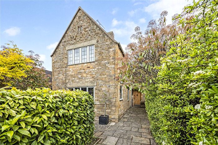 2 Bedroom Cottage For Sale In High Street, Broadway, Worcestershire, WR12