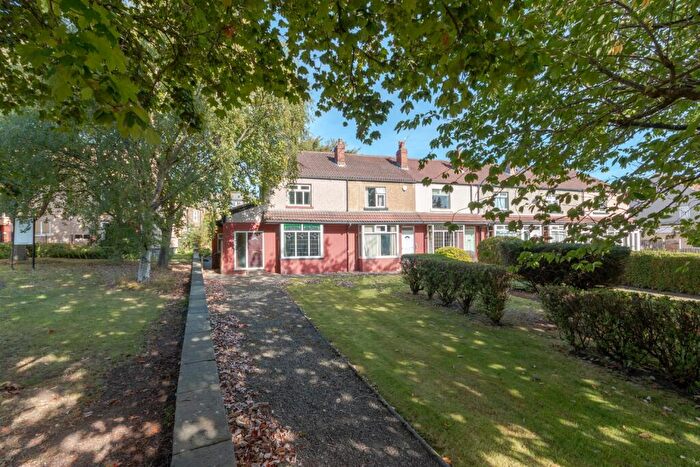 2 Bedroom Town House For Sale In Oxford Terrace, Baildon, BD17