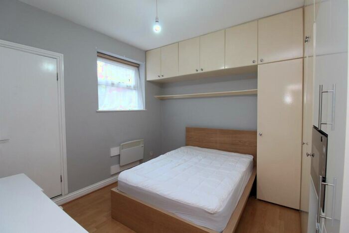 Studio To Rent In Cranbrook Park, Wood Green, N22