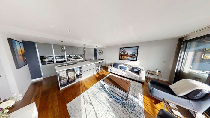 2 Bedroom Flat To Rent In Beetham Tower, Deansgate, Manchester, M3