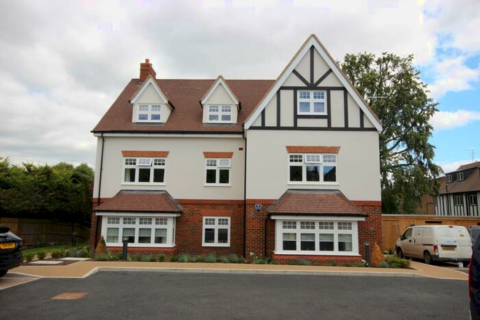 2 Bedroom Flat To Rent In Salisbury Avenue Harpenden, AL5