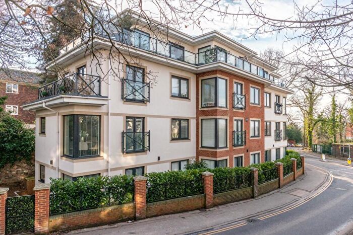 1 Bedroom Apartment For Sale In Baker Street, Weybridge, KT13
