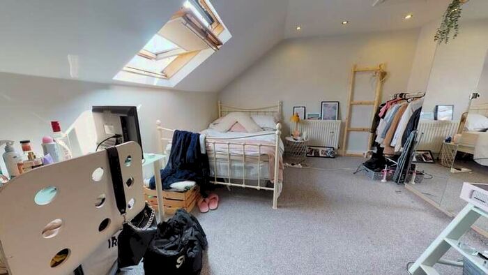 3 Bedroom Apartment To Rent In Burley Road, Burley, Leeds, LS4