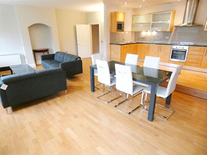 2 Bedroom Flat For Sale In Winckley Square, Preston, Lancashire, PR1