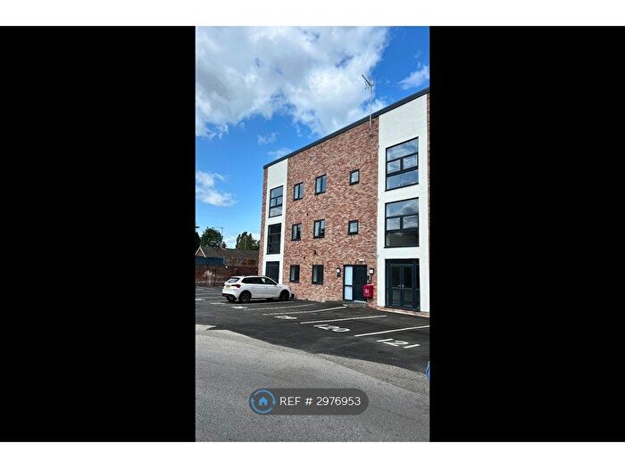 2 Bedroom Flat To Rent In Woodlands Village, Wakefield, WF1