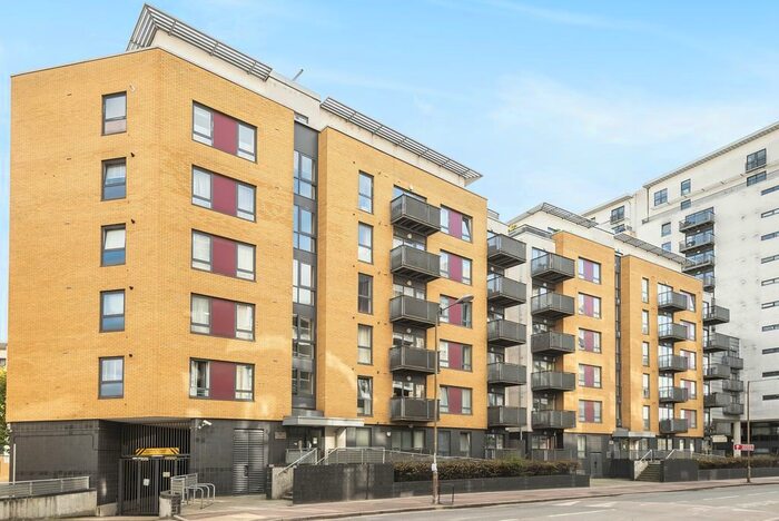 2 Bedroom Flat To Rent In Norman Road, London, SE10