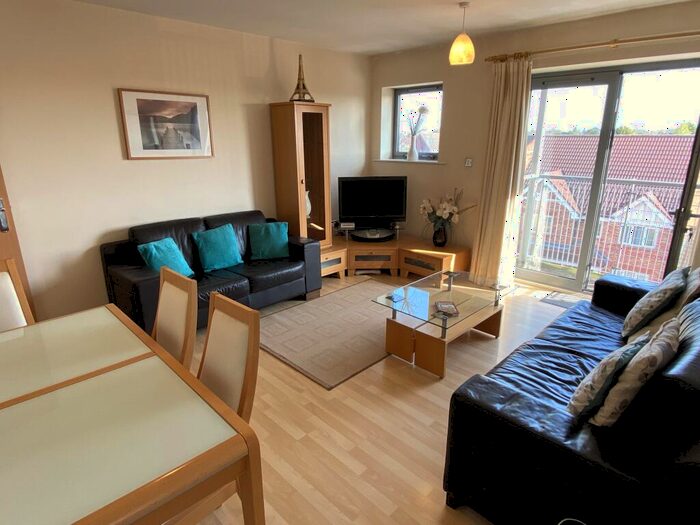 3 Bedroom Apartment To Rent In Kentmere Drive, Lakeside, DN4