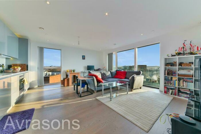 1 Bedroom Apartment To Rent In Rutherford Heights, Elephant & Castle, SE17