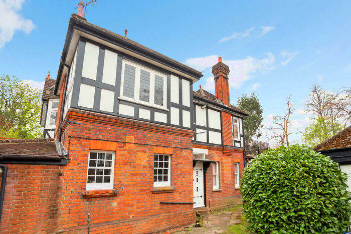 3 Bedroom Apartment To Rent In Portmore Park Road, Weybridge, KT13