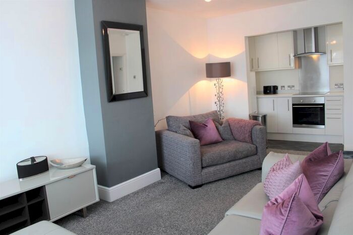 2 Bedroom Flat To Rent In Kingston Road, Staines, TW18