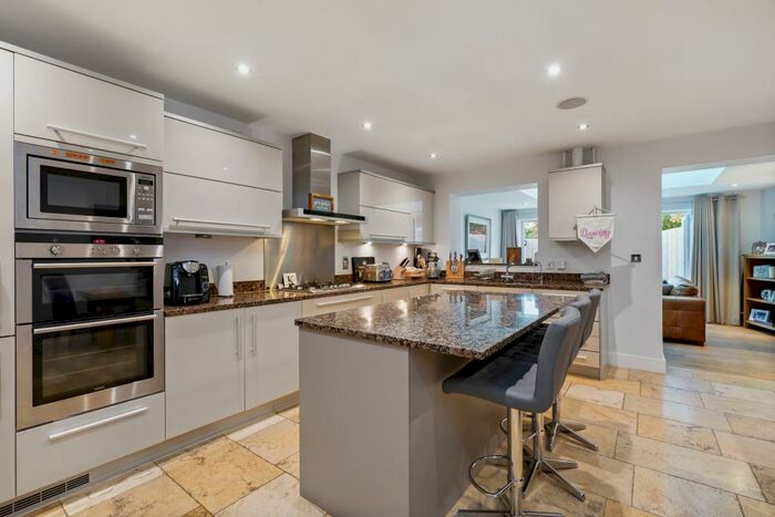 4 Bedroom House To Rent In Castle Mews, Weybridge, KT13