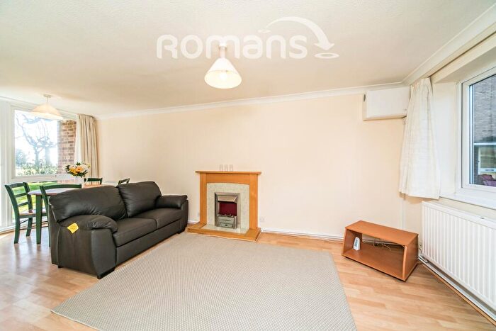 2 Bedroom Apartment To Rent In Morton Court, Reading, RG2
