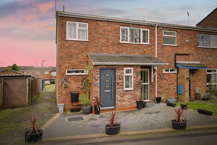 3 Bedroom End Of Terrace House For Sale In Abbotts Walk, Wolston, Coventry, CV8