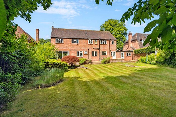 5 Bedroom Detached House For Sale In Eghams Wood Road, Beaconsfield, HP9