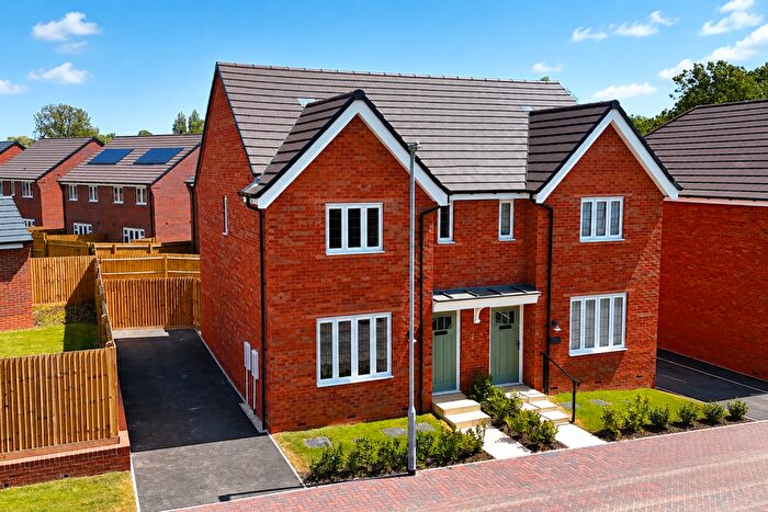 3 Bedroom Semi-Detached House To Rent In Decoy Drive, Oadby, Leicestershire, LE2
