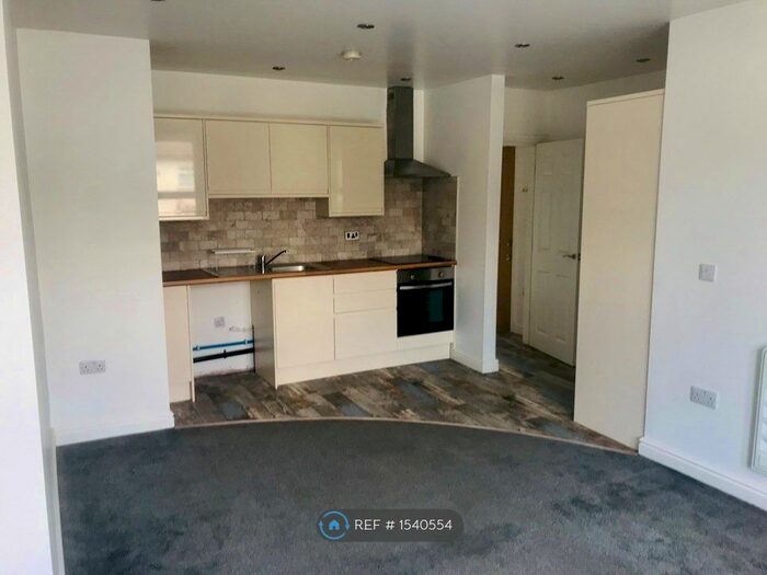 2 Bedroom Flat To Rent In Waterloo Road, Pudsey, LS28