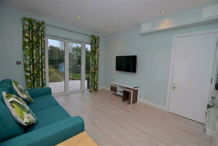 1 Bedroom Apartment To Rent In (Lower Flat) Albion Park, Loughton, IG10