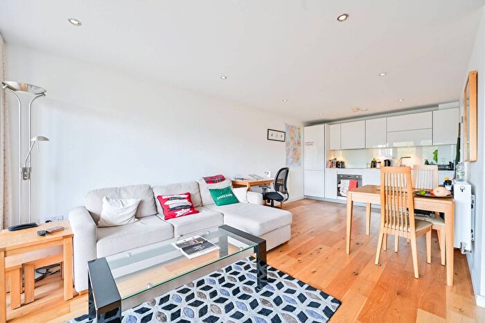 1 Bedroom Flat For Sale In Patmos Road, Oval, London, SW9