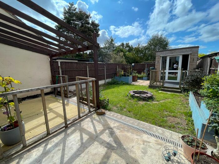 3 Bedroom Semi-Detached House To Rent In Station Road, Keadby, DN17