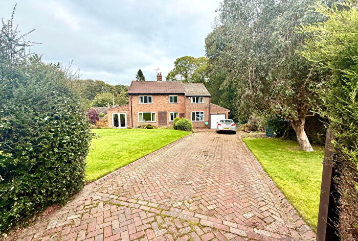 4 Bedroom Detached House For Sale In Park Avenue, Wortley, Sheffield, S35