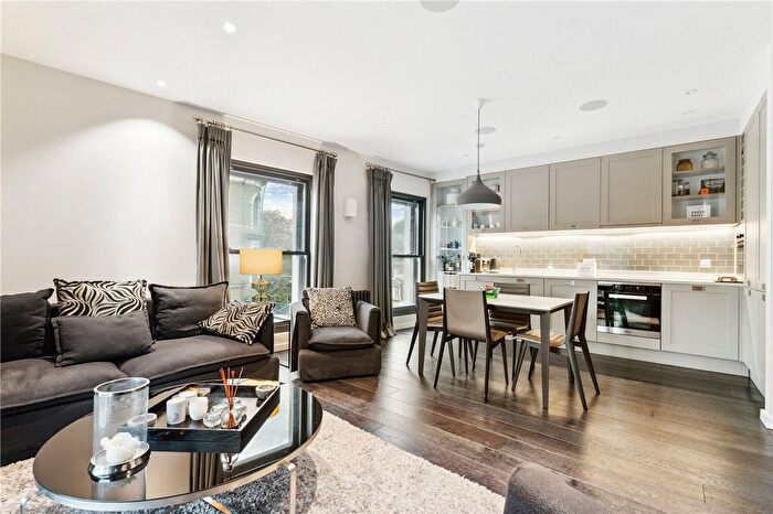 2 Bedroom Flat For Sale In Fulham Road, London, SW10
