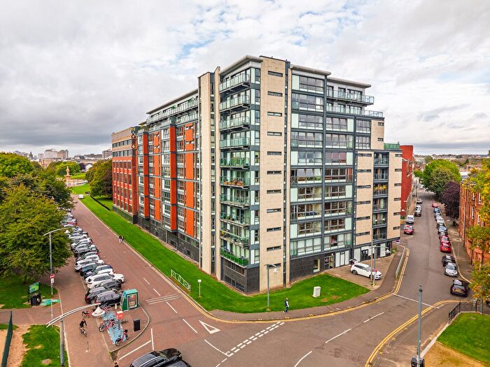 2 Bedroom Flat For Sale In Templeton Street, Glasgow, G40