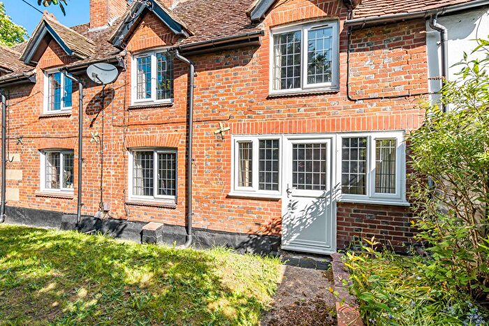 2 Bedroom Cottage For Sale In Oxenden Road, Farnham, GU10