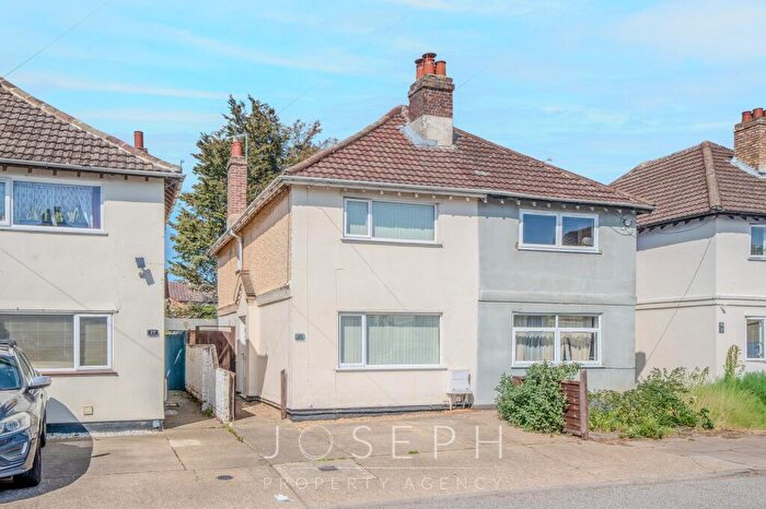 3 Bedroom Semi Detached House For Sale In Reading Road, Ipswich, IP4