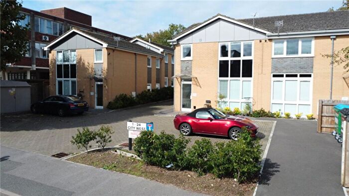 1 Bedroom Apartment To Rent In Millbrook Road East, Southampton, SO15