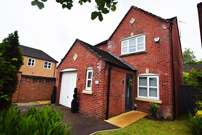 3 Bedroom Detached House For Sale In Stately Drive, Middleton, Manchester, M24