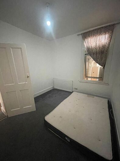 2 Bedroom Flat To Rent In Sheringham Avenue, London, E12