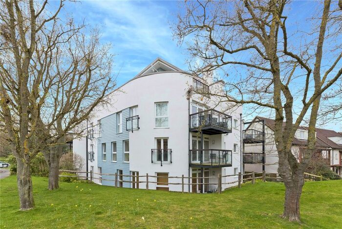 2 Bedroom Flat To Rent In Rivett Drake Close, Guildford, Surrey, GU2