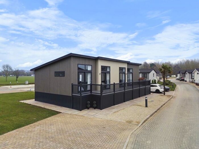 2 Bedroom Park Home For Sale In Lakeside Walk, Yarwell Mill Country Park Mill Road, Yarwell, Peterborough, PE8