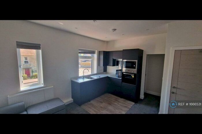 Studio To Rent In Wellsway, Bath, BA2