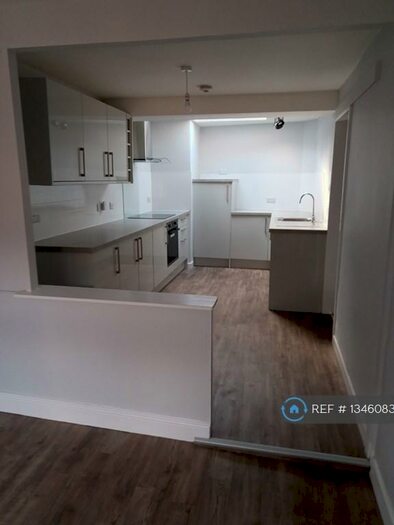 2 Bedroom Flat To Rent In Queen Street, Wells, BA5