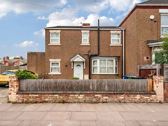 2 Bedroom Semi-Detached House For Sale In Welholme Road, Grimsby, DN32