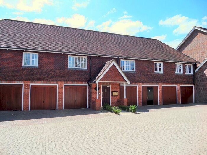 2 Bedroom Flat To Rent In Hawthorn Place, Haywards Heath, RH16