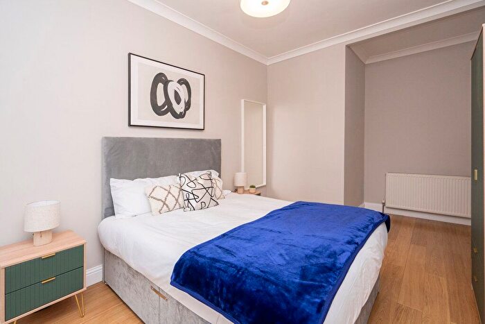 2 Bedroom Flat To Rent In Dumbarton Road, Whiteinch, Glasgow, G14