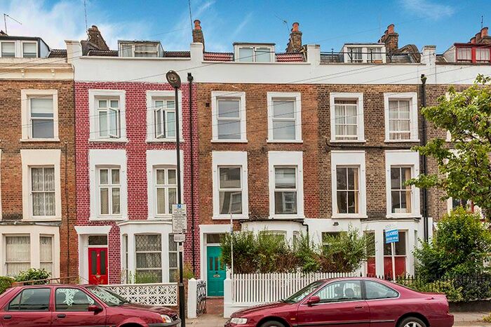 4 Bedroom Maisonette To Rent In Arthur Road, Islington, N7
