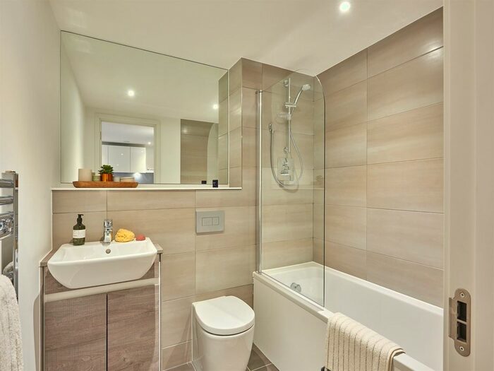 1 Bedroom Flat To Rent In Barking, Drydock Square, IG11