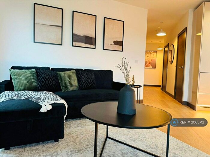 2 Bedroom Flat To Rent In Guinevere Point, Maidstone, ME14